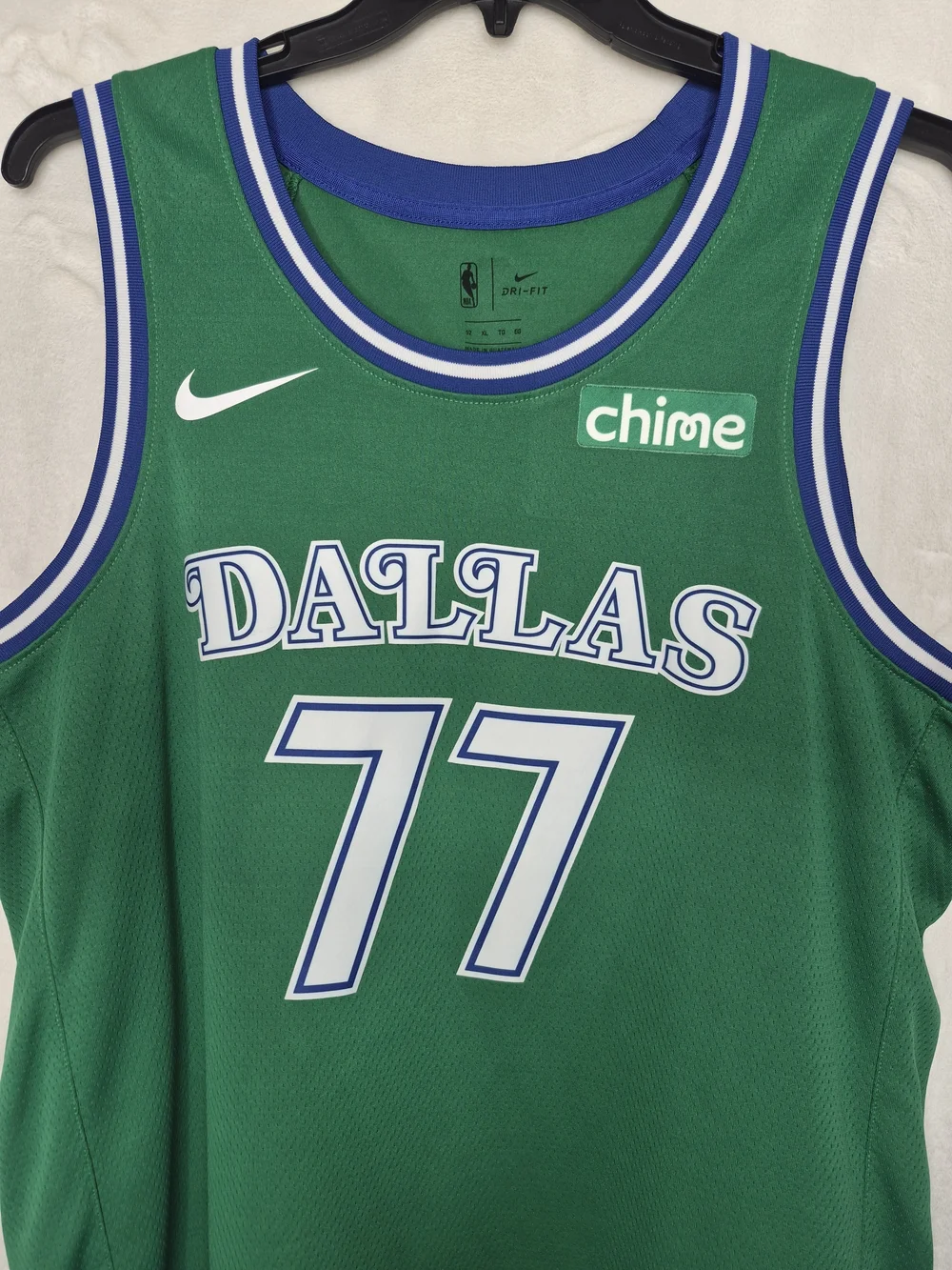 Nike NBA Dallas Mavericks Luka Doncic 77 Green City Edition Jersey Size XL 52